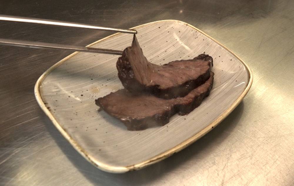 Vom Parieren bis zum Genuss - Philipp Liebisch weiß wie eine zarte Ochsenbacke gelingt! Vom Parieren bis zum Genuss - Philipp Liebisch weiß wie eine zarte Ochsenbacke gelingt!