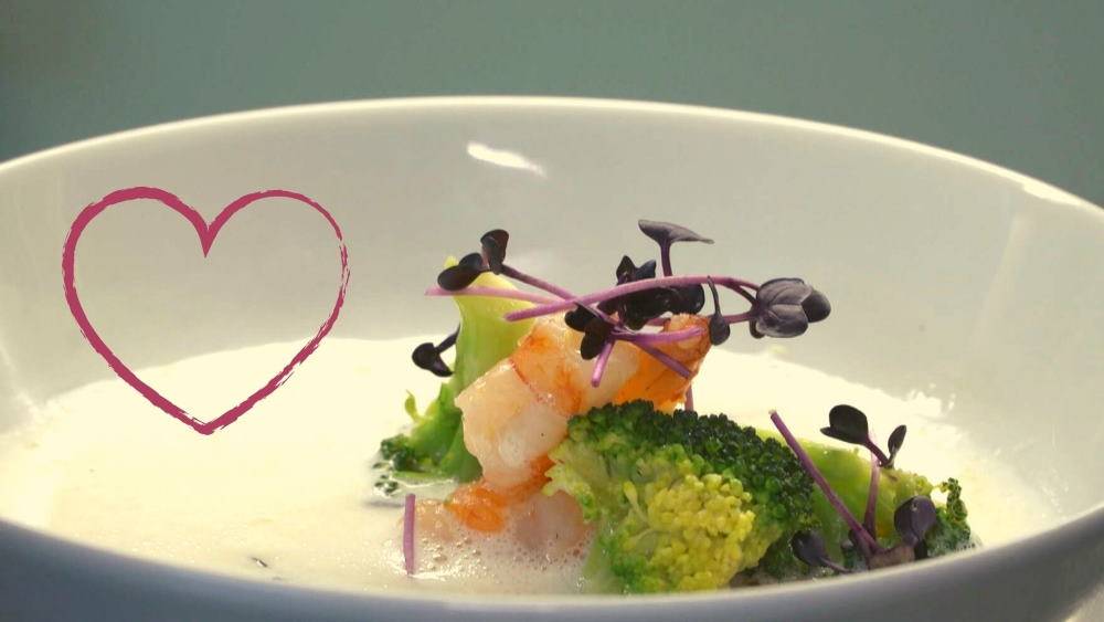 Zitronenrahmsuppe und Garnelen, Brokkoli Zitronenrahmsuppe und Garnelen, Brokkoli