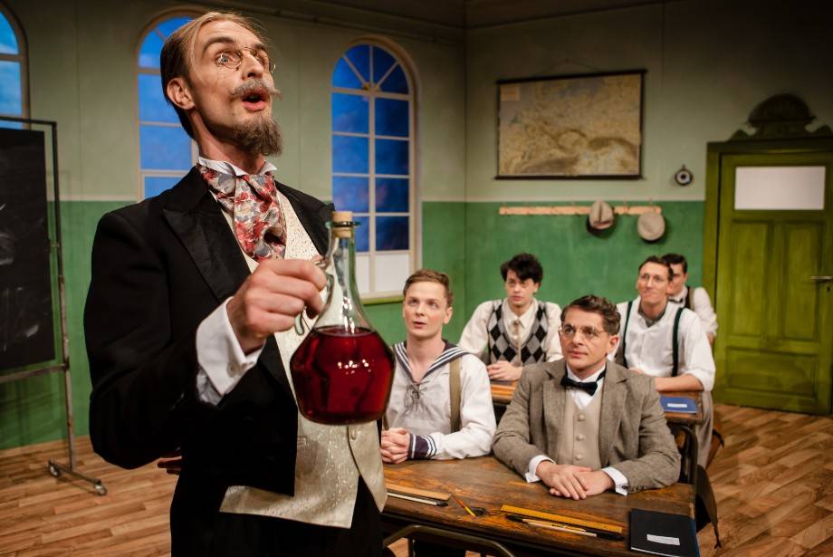"Die Feuerzangenbowle" ist zur&uuml;ck! | Com&ouml;die Dresden | 8. bis 27.11. Foto: Robert Jentzsch