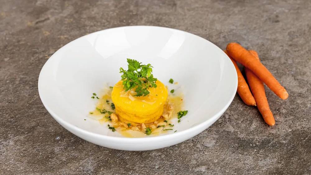 Wenig Aufwand und macht was her: Karottenauflauf mit Haselnussbutter. (Foto: Günther Pichler, Eggen )