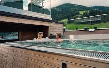 Hotel Hasenauer: Place-to-be für Familie, Freunde & Sport in Hinterglemm