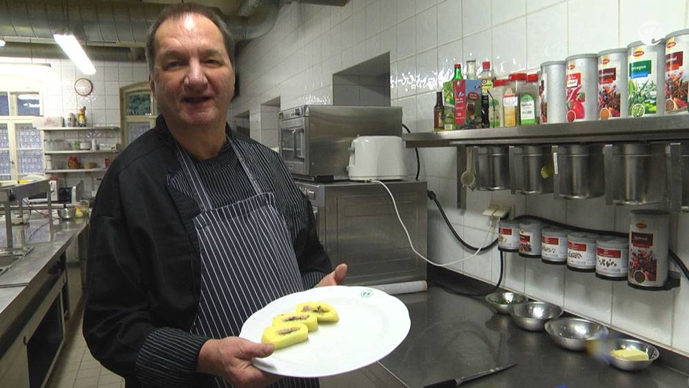 Kartoffelroulade mit Schinken-Kräuterfüllung | Beilage zu Fleischgerichten