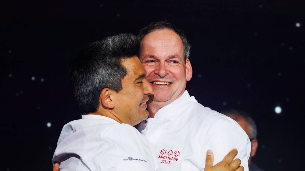 Tohru Nakamura und Christoph Rüffer: Ihre Restaurants wurden erstmals mit drei Michelin-Sternen ausgezeichent. Tohru Nakamura und Christoph Rüffer: Ihre Restaurants wurden erstmals mit drei Michelin-Sternen ausgezeichent.