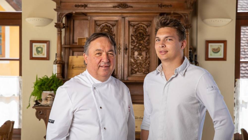 Spitzenkoch Hannes Sattler  mit Sohn Markus