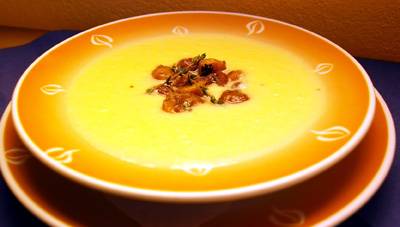 Weiße Winterwurzel Suppe mit glacierten Thymian-Maronen | Rezeptempfehlung Topfgucker-TV