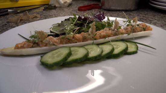 Rezeptfoto Fingerfood | Gefüllter Spargel mit Gold Forellentatar an Pflücksalat Fingerfood | Gefüllter Spargel mit Gold Forellentatar an Pflücksalat | TV Koch Daniel