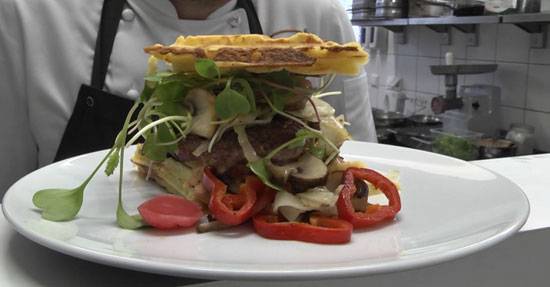 Lamm-Burger in Kartoffelwaffel à la Daniel Lamm - Burger in Kartoffelwaffel á la Daniel | Rezeptempfehlung Topfgucker-TV